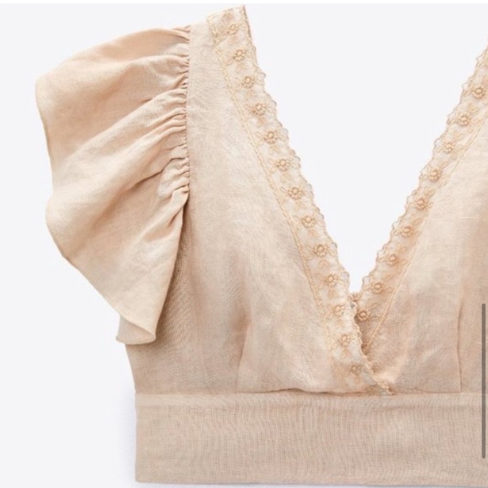 ZARA- NWOT Elegant Cream Ruffle Sleeve Top!